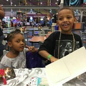 Meet your Posher, Shana